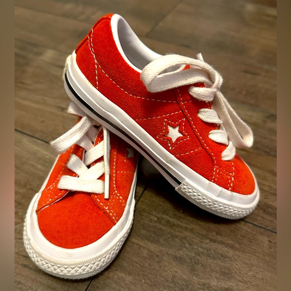 Toddler converse size 8